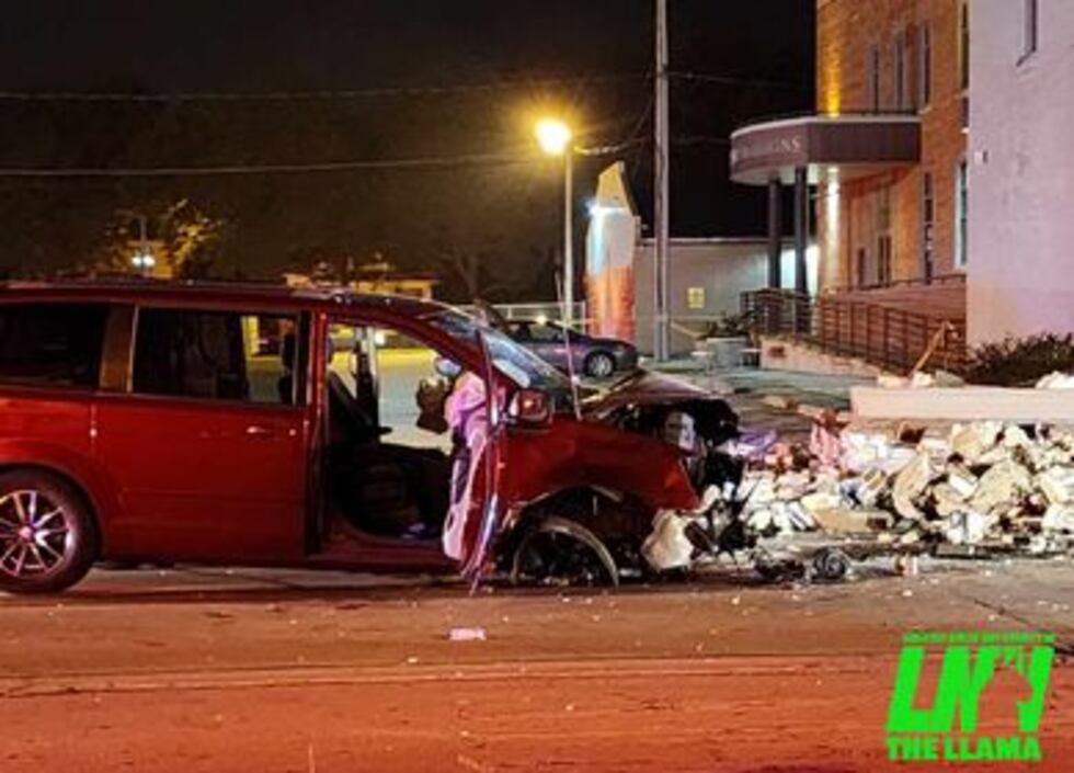 Crash causes partial collapse of building on Green Bay's Main Street