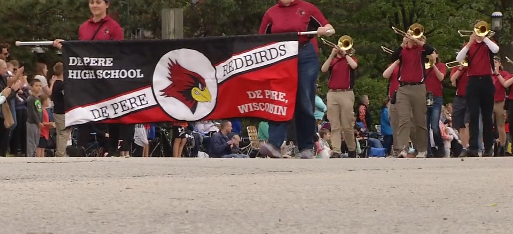 People line the streets to enjoy De Pere's Memorial Day Parade - Vimarsana News
